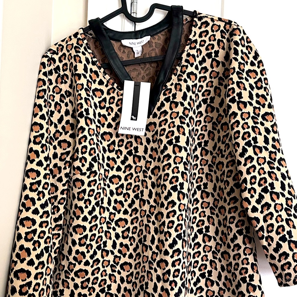Nine west , V neck leather
